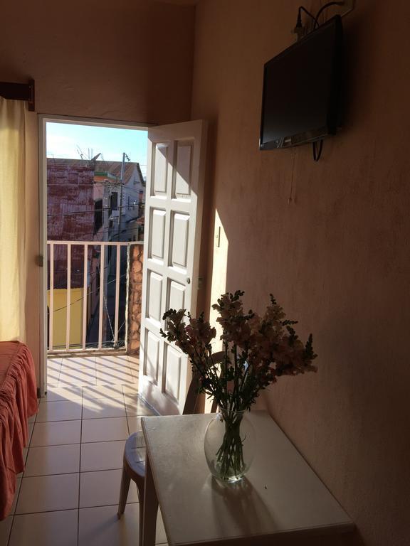 Hotel Villa Margarita Flores Chambre photo